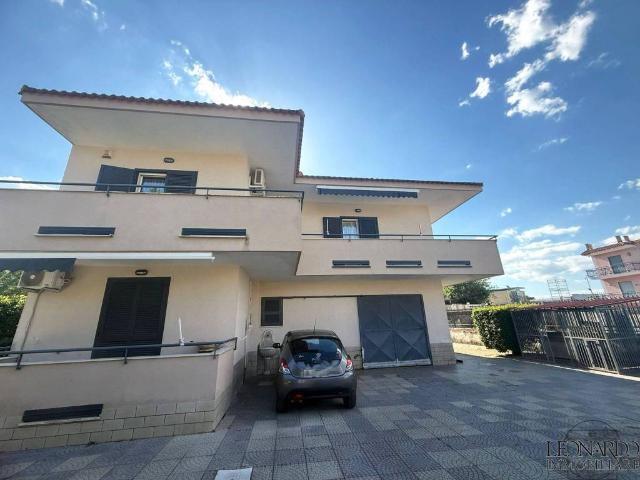 Villa Indipendente in vendita a Paratina, Napola