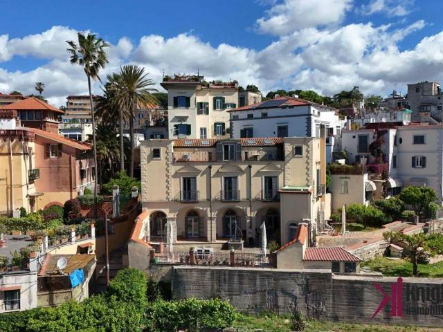 Villa Indipendente in vendita a Coroglio, Campania