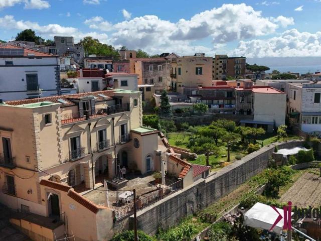 Villa Indipendente in vendita a Coroglio, Campania