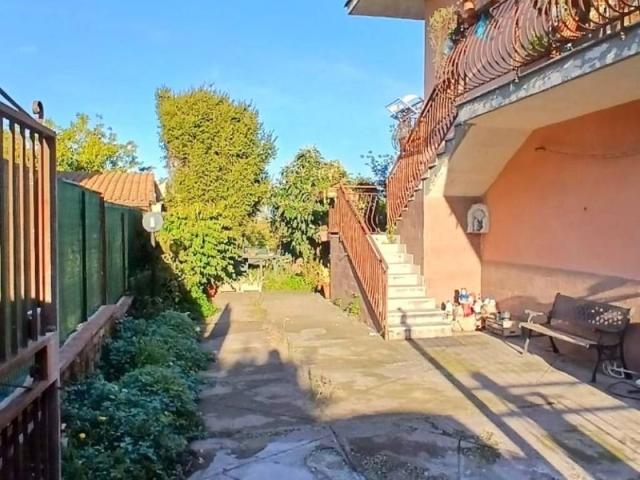 Villa Indipendente in vendita a Paratina, Napoli