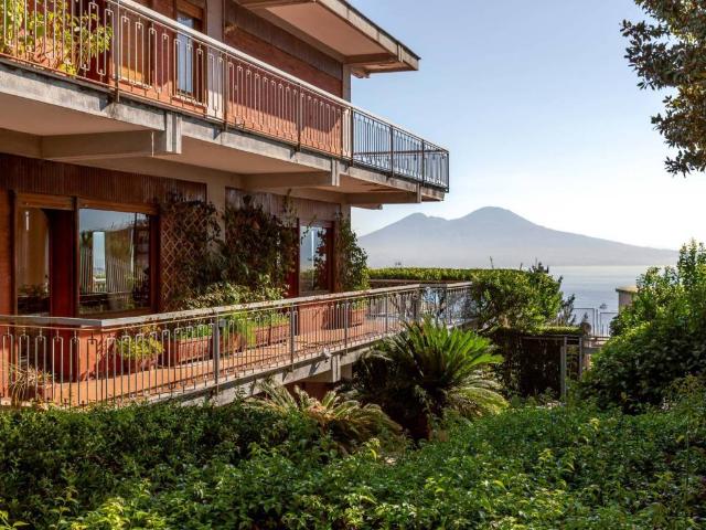 Villa Indipendente in vendita a Chiaia, Napoli