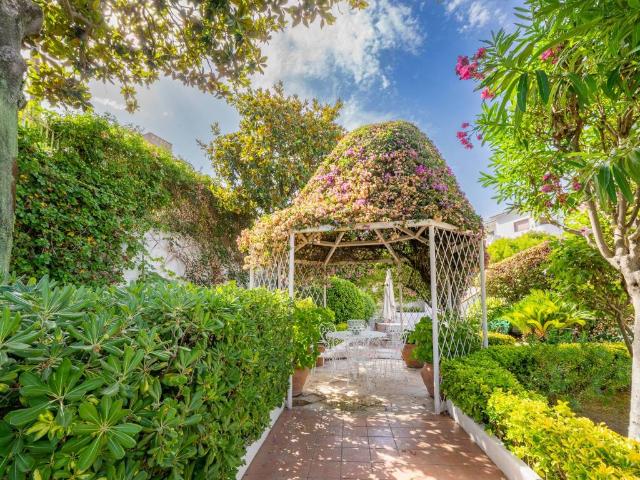 Villa Indipendente in vendita a Marechiaro, Napola