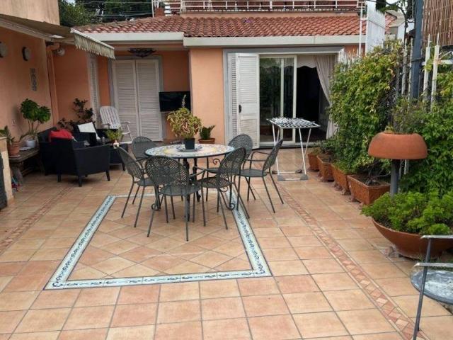 Villa Indipendente in vendita a Municipalità 1, Campania