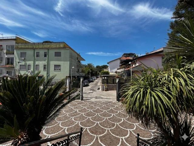 Villa Indipendente in vendita a Chiaiano, Napoli