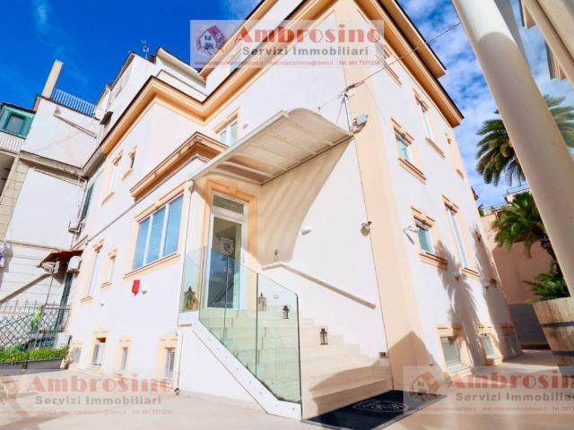 Villa Indipendente in vendita a Municipalità 3, Campania