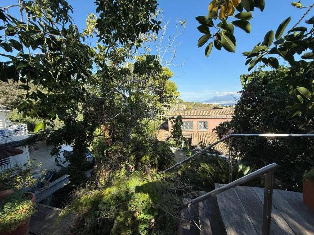 Villa Indipendente in vendita a Coroglio, Campania