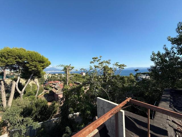 Villa Indipendente in vendita a Coroglio, Campania