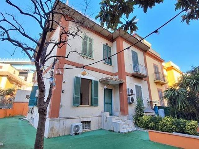 Villa Indipendente in vendita a Municipalità 3, Campania