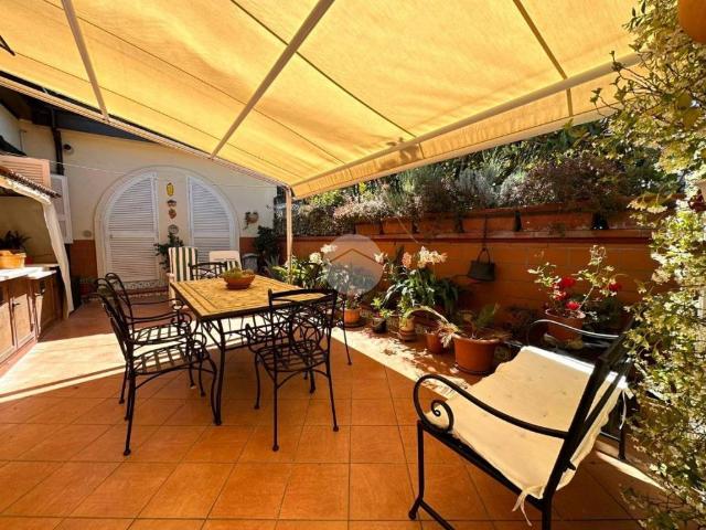 Villa Indipendente in vendita a Agnano, Napola