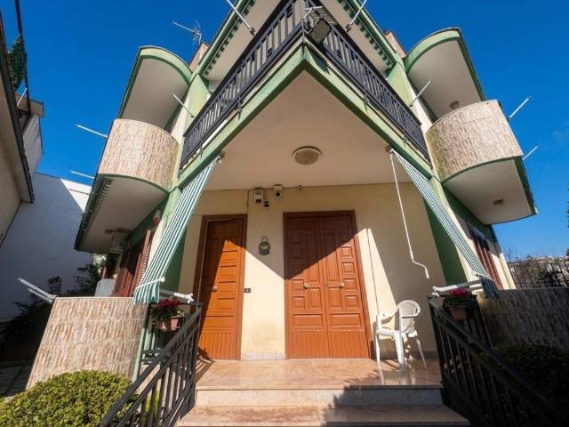 Villa Indipendente in vendita a Municipalità 6, Campania