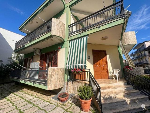 Villa Indipendente in vendita a Municipalità 6, Campania