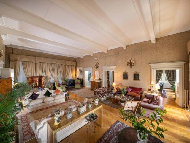Villa Indipendente in vendita a Municipalità 1, Campania