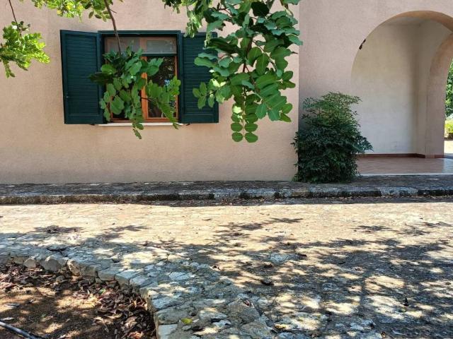Villa Indipendente in vendita a Masseria Auletta, Puglia