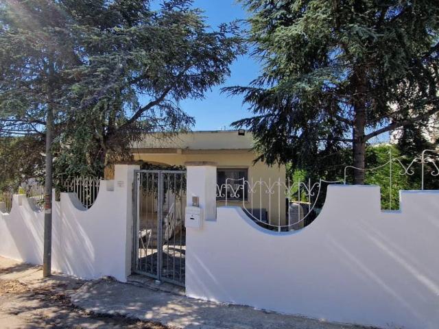 Villa Indipendente in vendita a Rione Bentivenga, Puglia