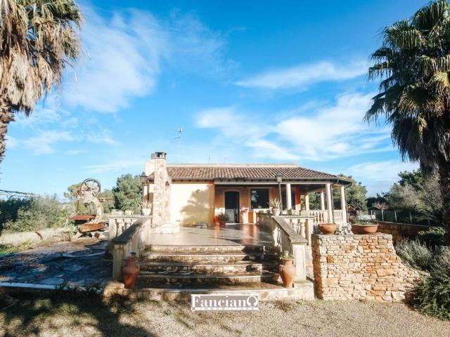 Villa Indipendente in vendita a Puglia, Lecce
