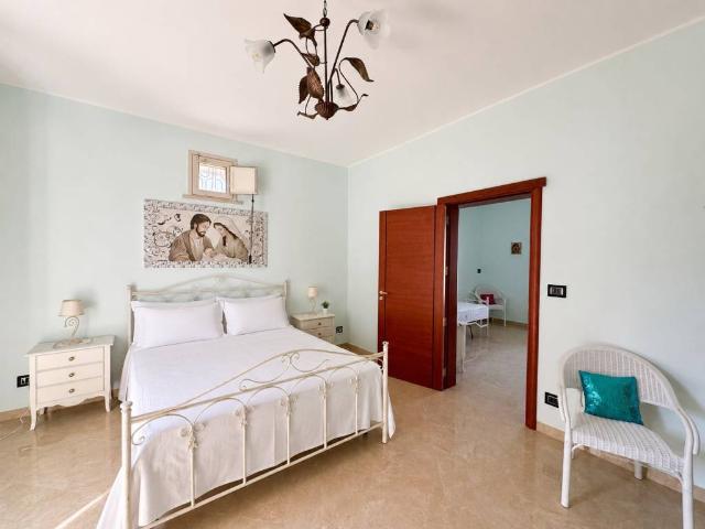 Villa Indipendente in vendita a Rione Bentivenga, Puglia