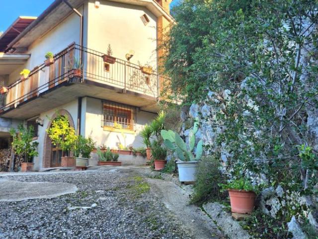 Villa Indipendente in vendita a Testaccio, Narni