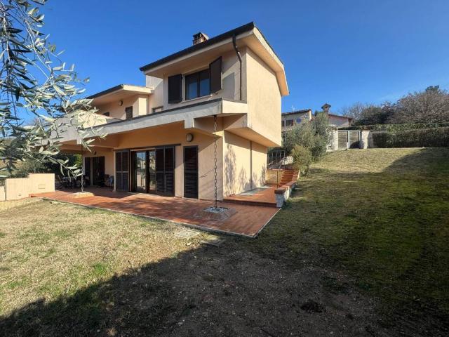 Villa Indipendente in vendita a Testaccio, Narni