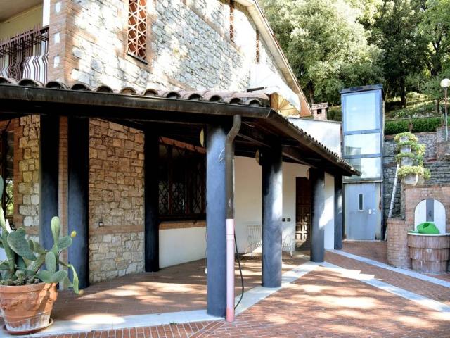 Villa Indipendente in vendita a Testaccio, Narni