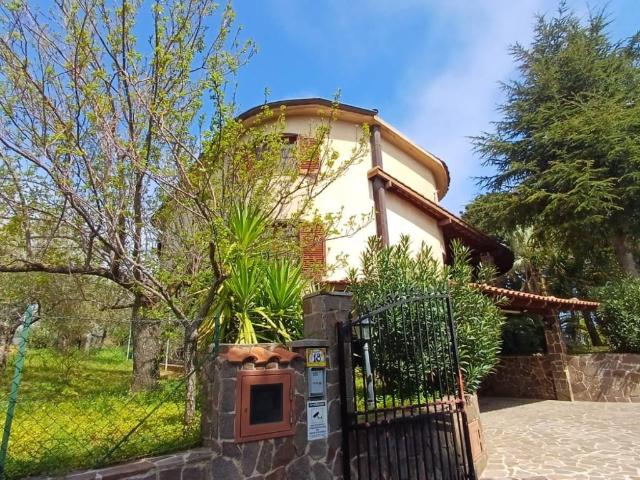 Villa Indipendente in vendita a Naso, Sicilia