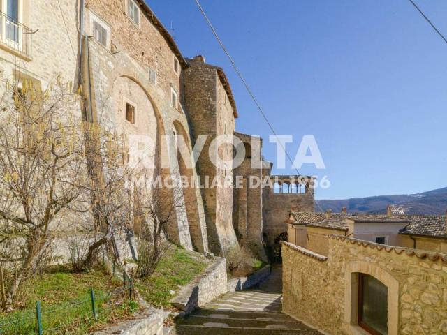 Villa Indipendente in vendita a Navelli, Abruzzo