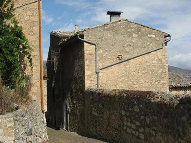 Villa Indipendente in vendita a Navelli, Abruzzo