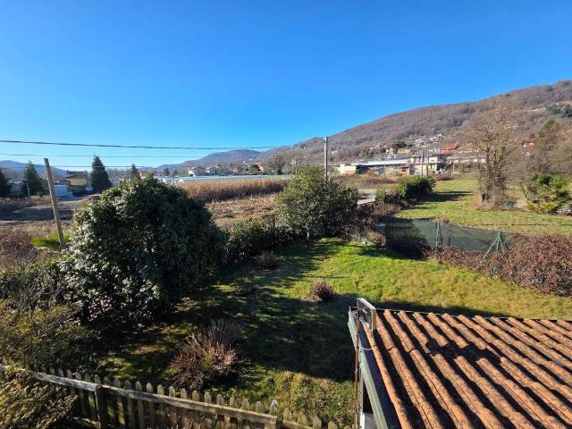 Villa Indipendente in vendita a Corciago, Nebbiuno