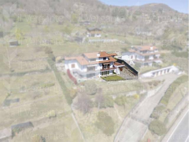 Villa Indipendente in vendita a Corciago, Nebbiuno
