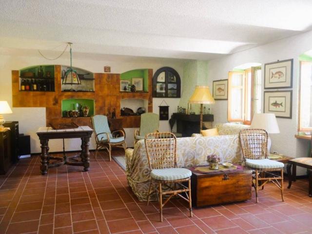 Villa Indipendente in vendita a Bordini, Neive
