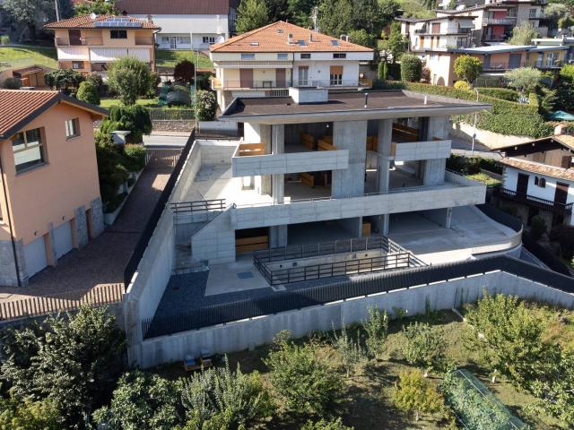 Villa Indipendente in vendita a Nembro, Lombardia