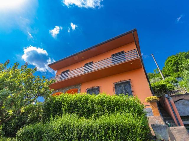 Villa Indipendente in vendita a Piazzo, Nembro