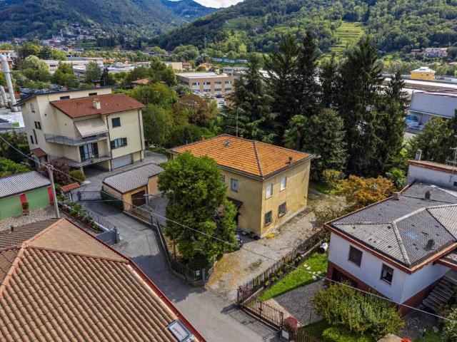 Villa Indipendente in vendita a Nembro, Lombardia