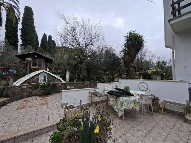 Villa Indipendente in vendita a Montecagnoletto, Roma Capitale