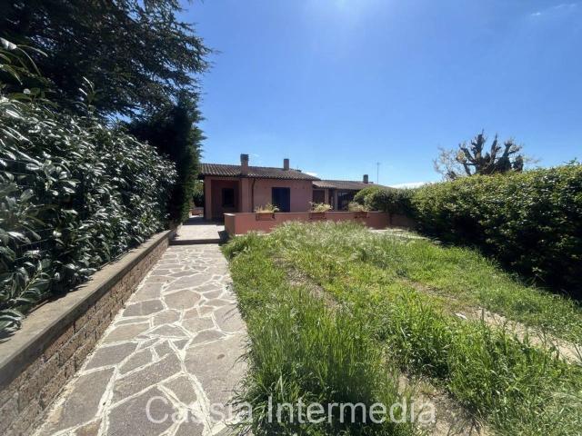 Villa Indipendente in vendita a Nepi, Lazio