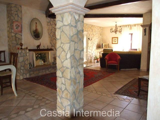Villa Indipendente in vendita a Nepi, Lazio