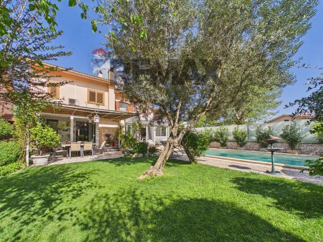 Villa Indipendente in vendita a Nepi, Lazio