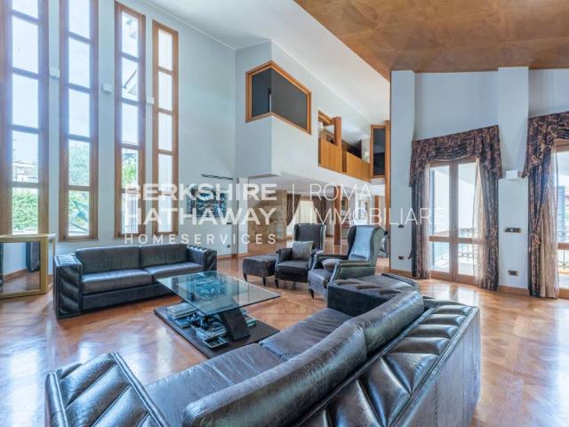 Villa Indipendente in vendita a Nepi, Lazio