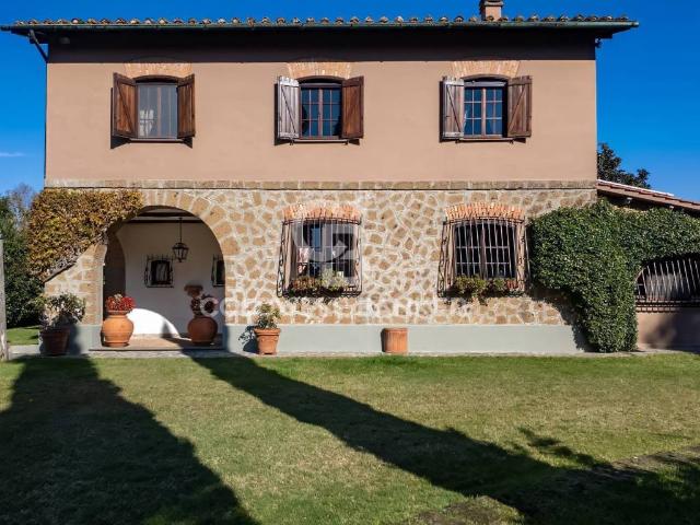 Villa Indipendente in vendita a Nepi, Lazio