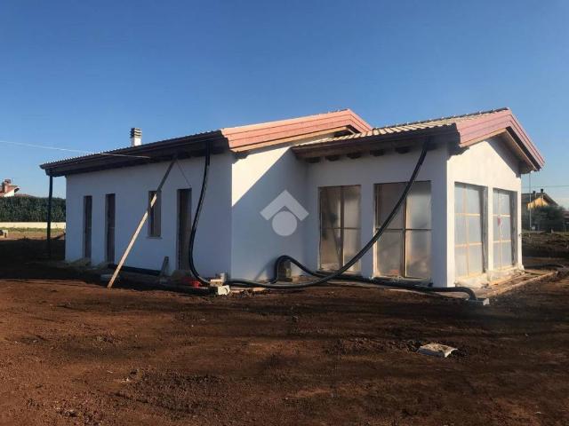 Villa Indipendente in vendita a Nepi, Lazio