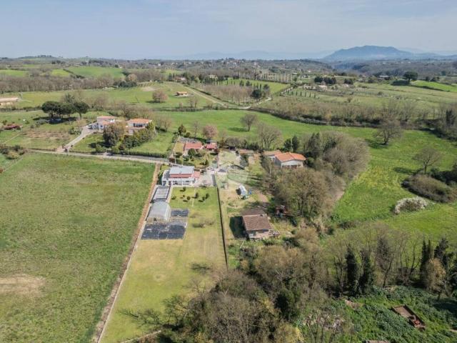 Villa Indipendente in vendita a Nepi, Lazio