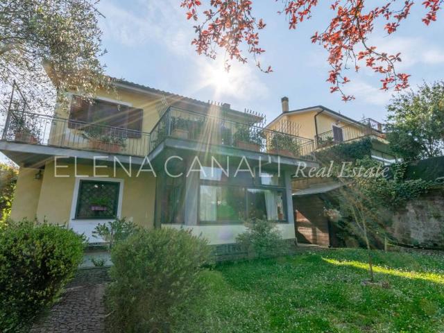 Villa Indipendente in vendita a Nepi, Lazio