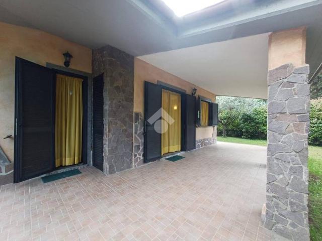 Villa Indipendente in vendita a Nepi, Lazio