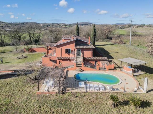 Villa Indipendente in vendita a Monterosi, Lazio