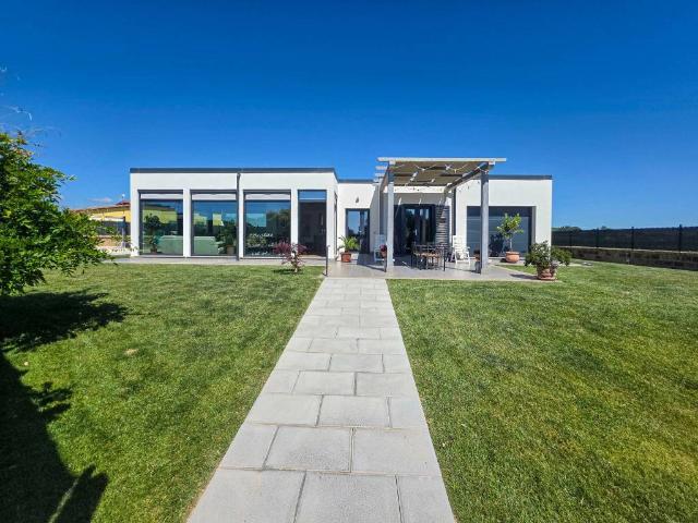 Villa Indipendente in vendita a Nepi, Lazio