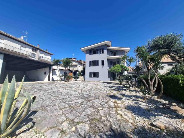Villa Indipendente in vendita a Unione dei Comuni della Val Vibrata, Nereto