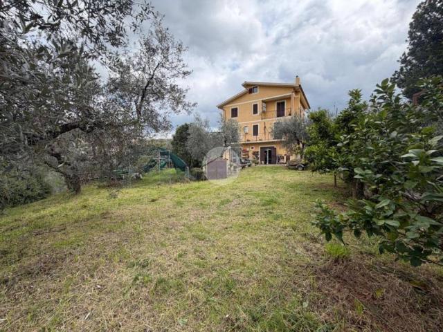 Villa Indipendente in vendita a Acquaviva, Roma Capitale