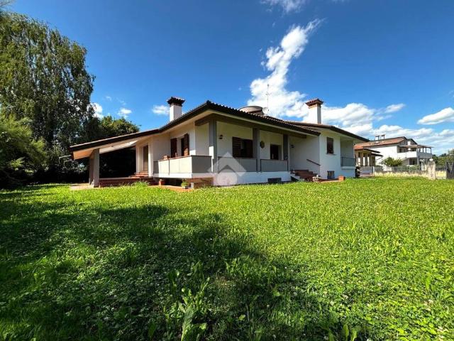 Villa Indipendente in vendita a Nervesa Della Battaglia, Veneto
