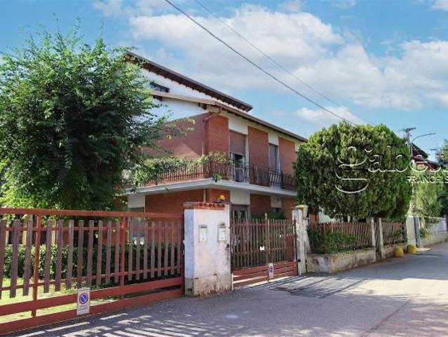 Villa Indipendente in vendita a Nerviano, Milano