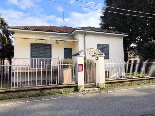 Villa Indipendente in vendita a Nerviano, Lombardia