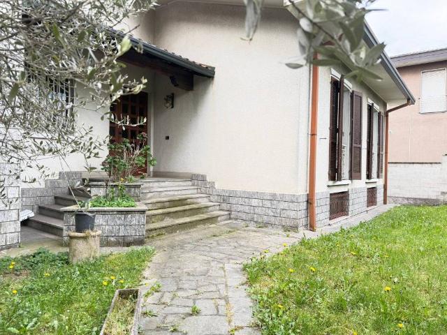 Villa Indipendente in vendita a Nerviano, Lombardia